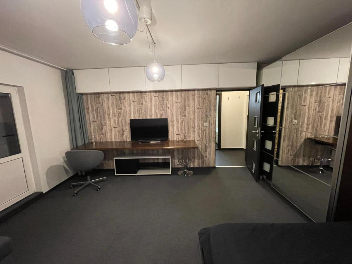 Sunset Luxury Apartment Near Unirii Square Bukares Bagian luar foto
