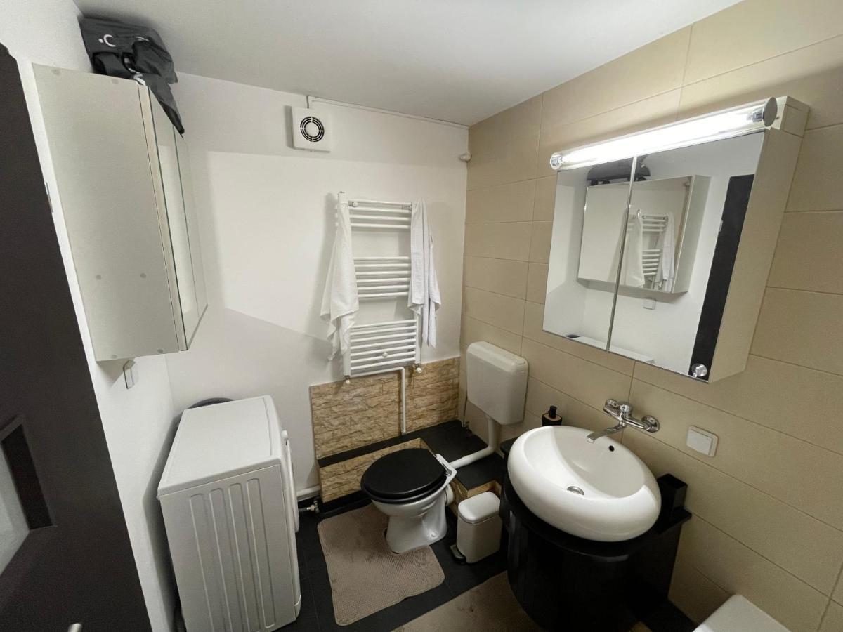 Sunset Luxury Apartment Near Unirii Square Bukares Bagian luar foto